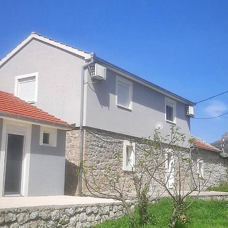 Apartmani Matej เทรบินเย ภายนอก รูปภาพ