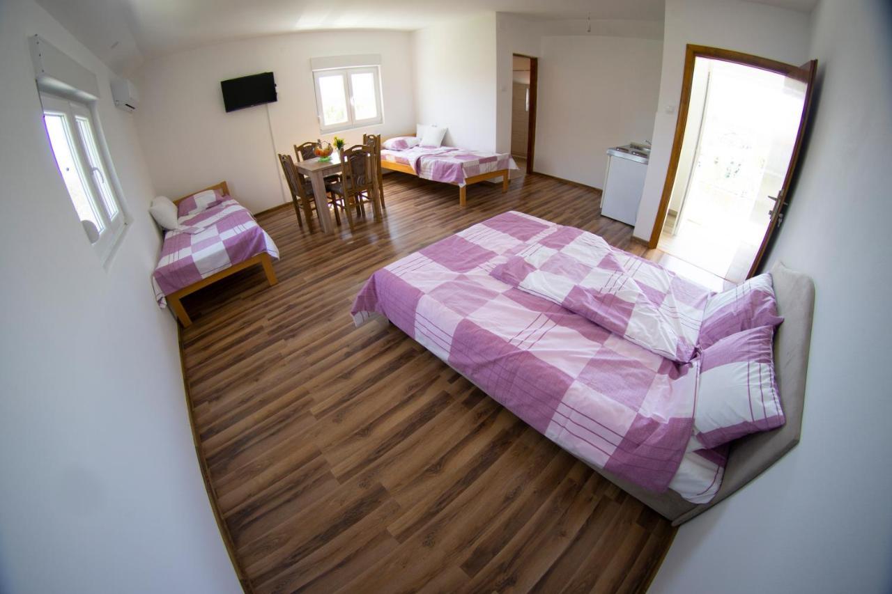 Apartmani Matej เทรบินเย ภายนอก รูปภาพ