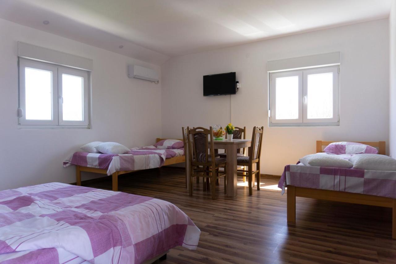 Apartmani Matej เทรบินเย ภายนอก รูปภาพ